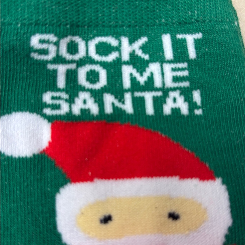 Festive Red and Green Santa Socks 🆕 - Picture 3 of 4